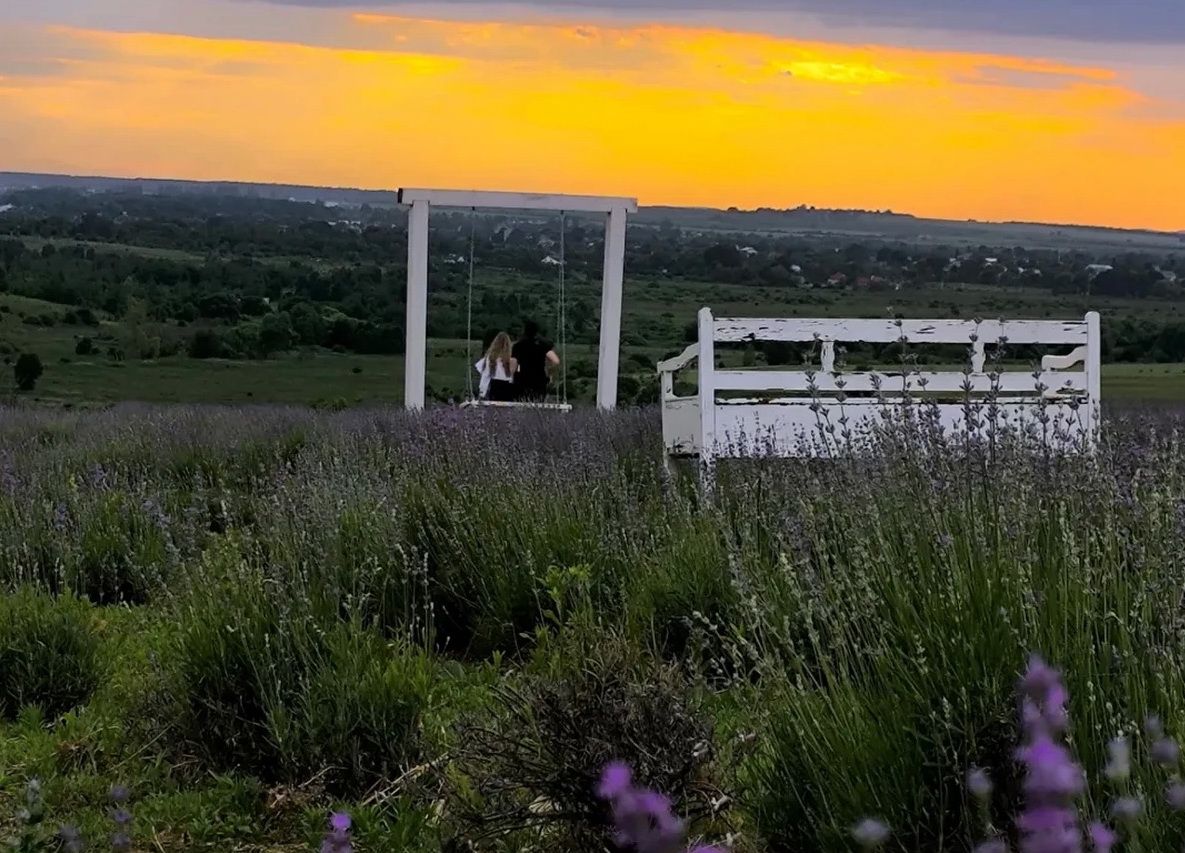 Ваше ідеальне місце усамітнення та романтики 😍 #лавандовіпагорби_новый размер.jpg